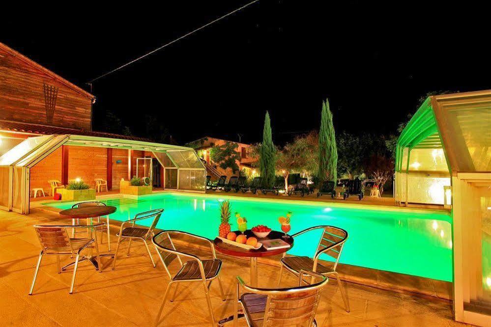 Auberge De La Petite Reine Siorac-en-Perigord Bagian luar foto